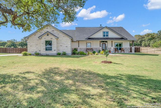 113 N TRANQUILITY, La Vernia, TX 78121