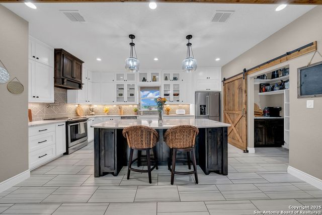 113 N TRANQUILITY, La Vernia, TX 78121