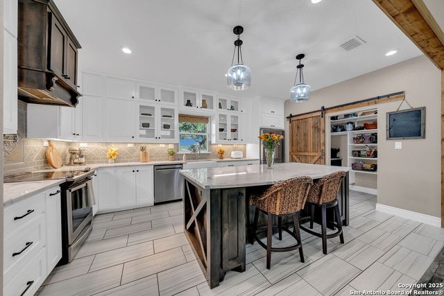 113 N TRANQUILITY, La Vernia, TX 78121