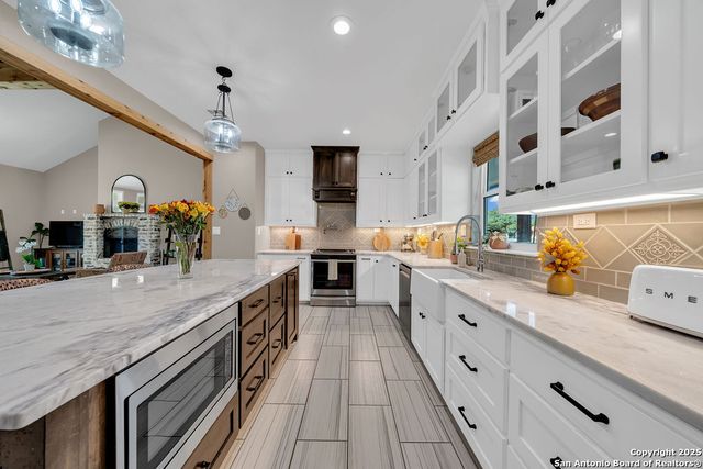 113 N TRANQUILITY, La Vernia, TX 78121