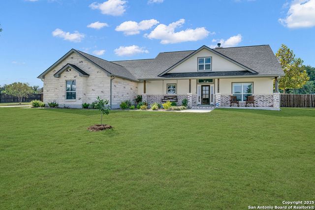 113 N TRANQUILITY, La Vernia, TX 78121