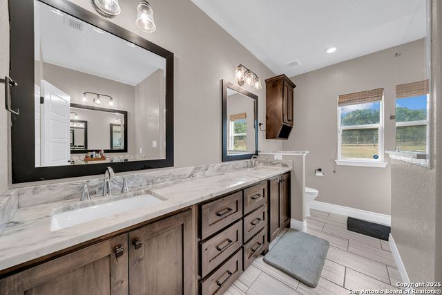 113 N TRANQUILITY, La Vernia, TX 78121