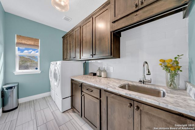 113 N TRANQUILITY, La Vernia, TX 78121