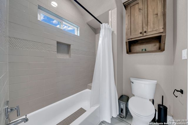 113 N TRANQUILITY, La Vernia, TX 78121
