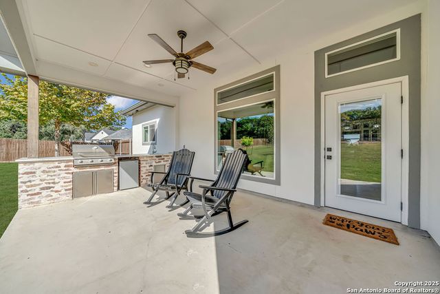 113 N TRANQUILITY, La Vernia, TX 78121