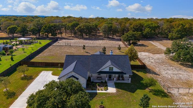 113 N TRANQUILITY, La Vernia, TX 78121