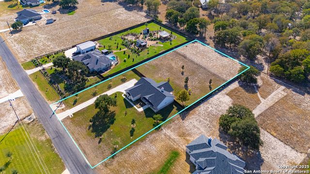 113 N TRANQUILITY, La Vernia, TX 78121