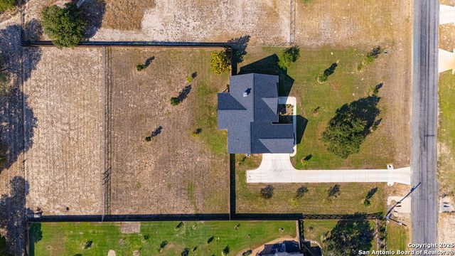 113 N TRANQUILITY, La Vernia, TX 78121