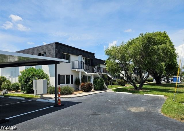 4722 SE 1st PL 5, Cape Coral, FL 33904