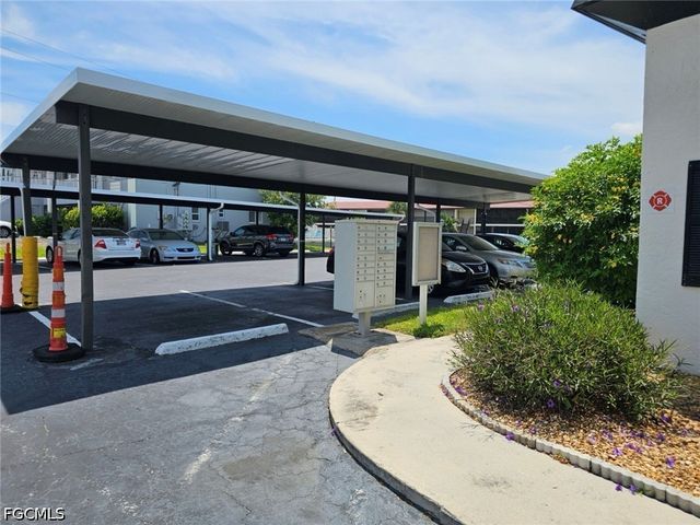 4722 SE 1st PL 5, Cape Coral, FL 33904