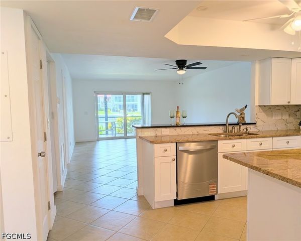 4722 SE 1st PL 5, Cape Coral, FL 33904