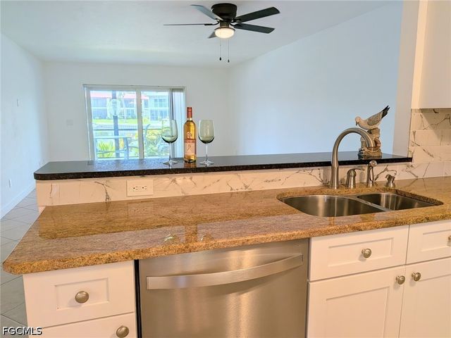 4722 SE 1st PL 5, Cape Coral, FL 33904