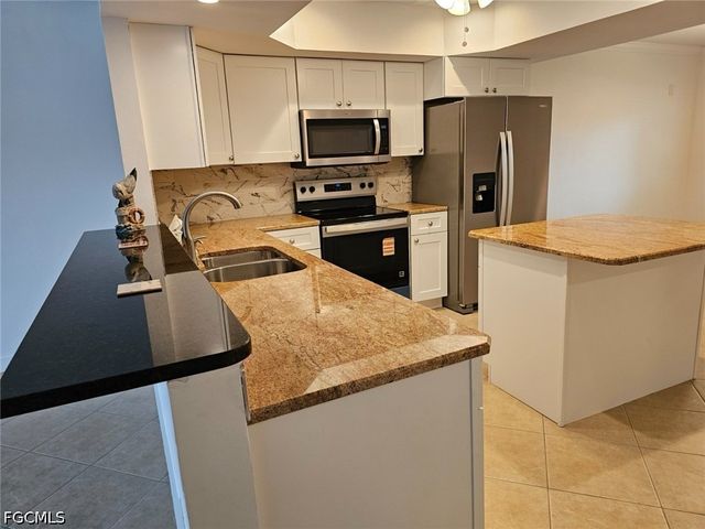 4722 SE 1st PL 5, Cape Coral, FL 33904