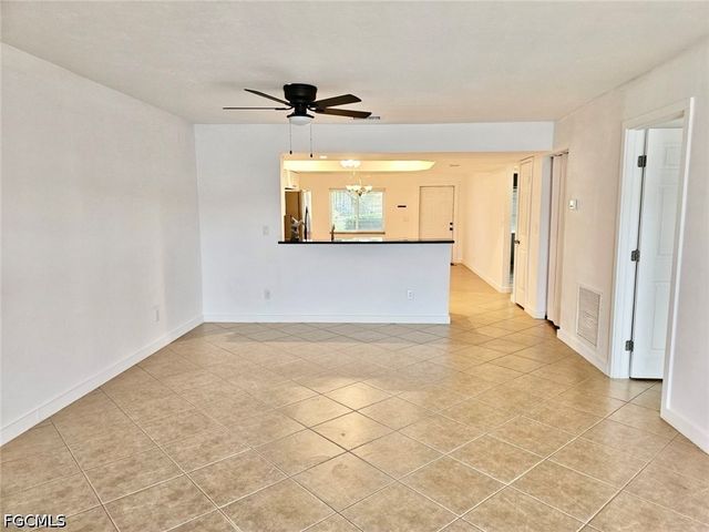 4722 SE 1st PL 5, Cape Coral, FL 33904