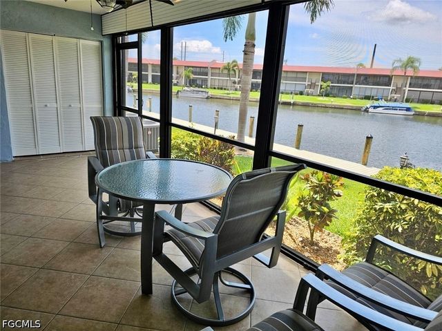 4722 SE 1st PL 5, Cape Coral, FL 33904