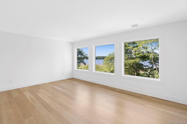 8 Hilo Drive, Shelter Island, NY 11964