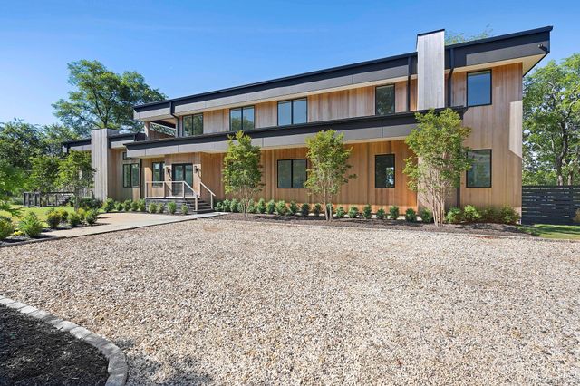 8 Hilo Drive, Shelter Island, NY 11964