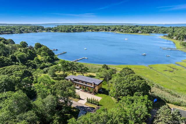 8 Hilo Drive, Shelter Island, NY 11964