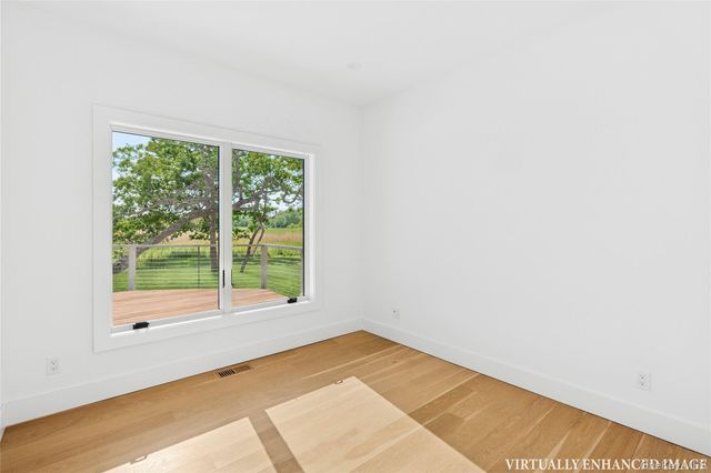 8 Hilo Drive, Shelter Island, NY 11964