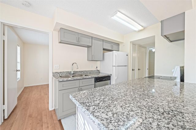 2750 Holly Hall Street 1510, Houston, TX 77054