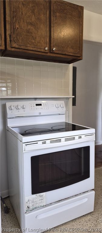 909 Rochester Drive, Fayetteville, NC 28305 — photo 11