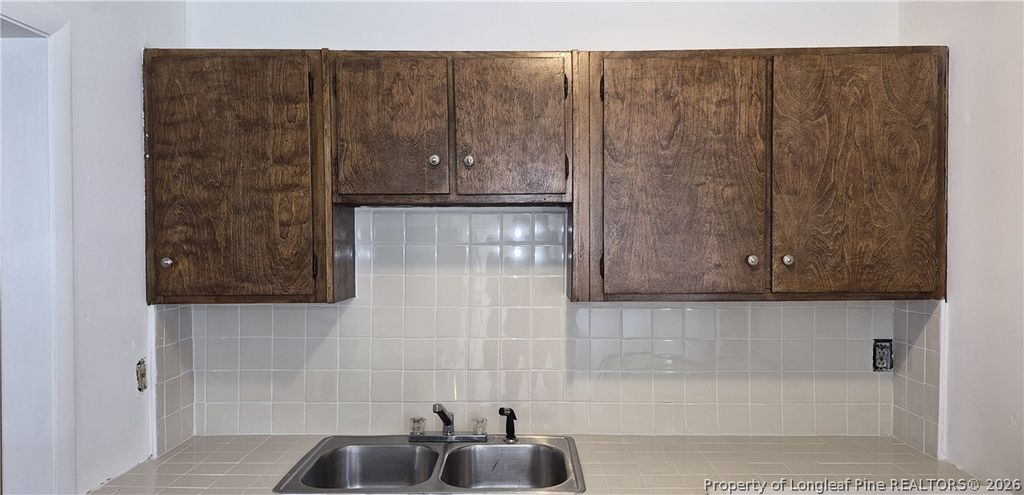 909 Rochester Drive, Fayetteville, NC 28305 — photo 9