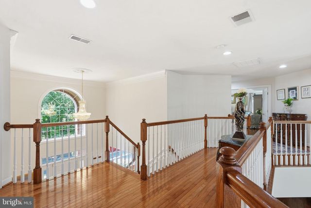 1072 SAFA ST, Herndon, VA 20170