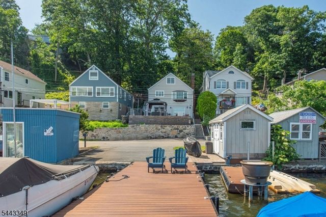33 S Lakeside Ave, Jefferson Twp., NJ 07849