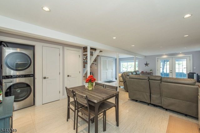33 S Lakeside Ave, Jefferson Twp., NJ 07849
