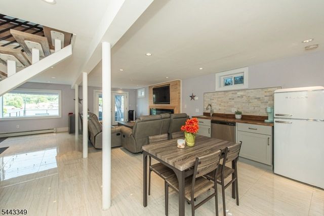 33 S Lakeside Ave, Jefferson Twp., NJ 07849
