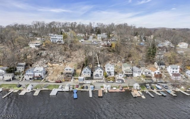 33 S Lakeside Ave, Jefferson Twp., NJ 07849