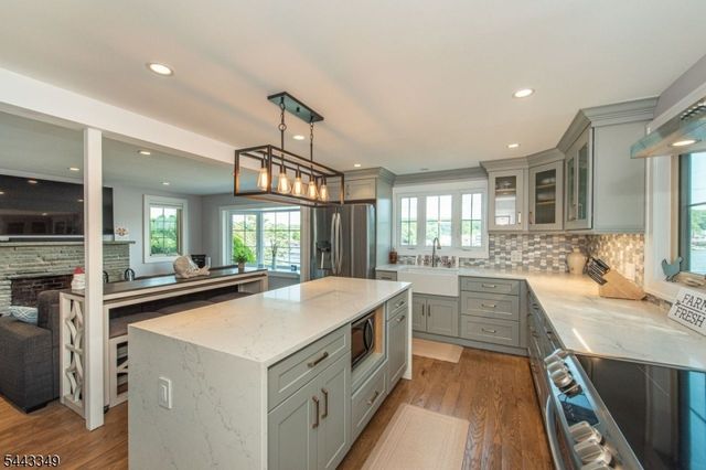 33 S Lakeside Ave, Jefferson Twp., NJ 07849