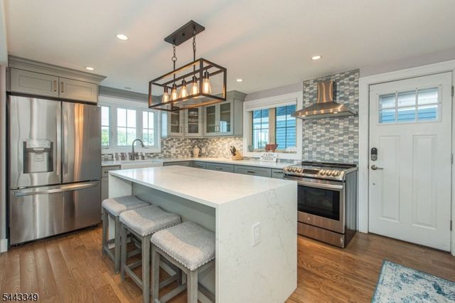 33 S Lakeside Ave, Jefferson Twp., NJ 07849