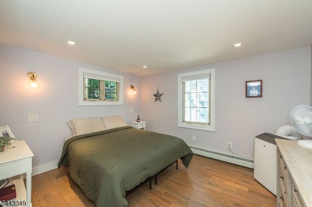 33 S Lakeside Ave, Jefferson Twp., NJ 07849