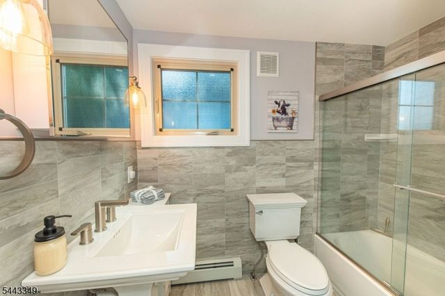 33 S Lakeside Ave, Jefferson Twp., NJ 07849