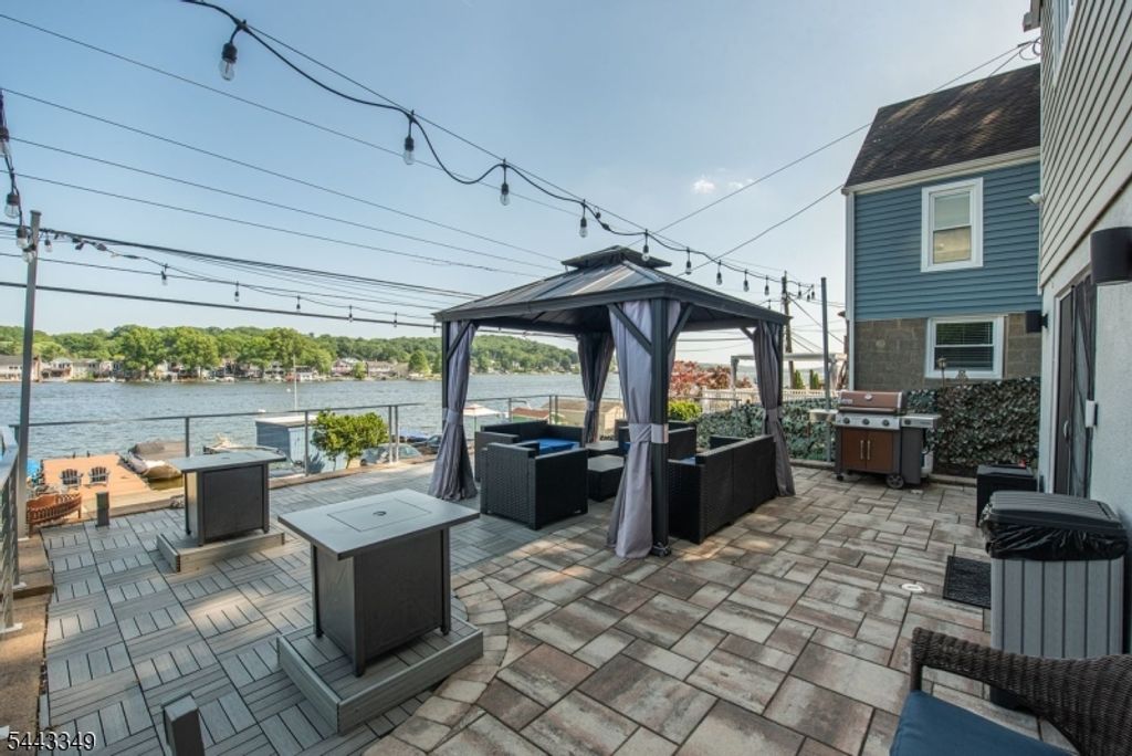 33 S Lakeside Ave, Jefferson Twp., NJ 07849