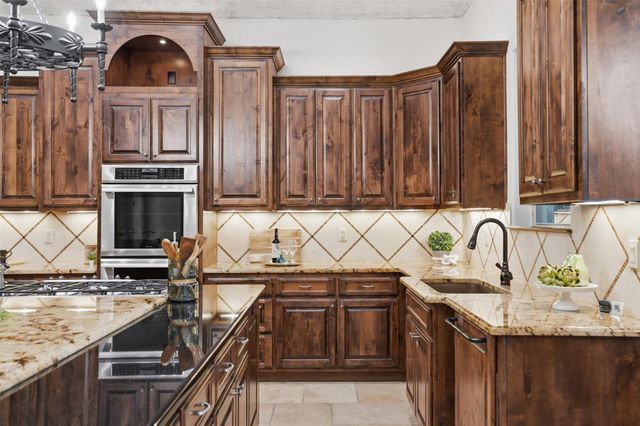 504 Black Wolf RUN, Austin, TX 78738