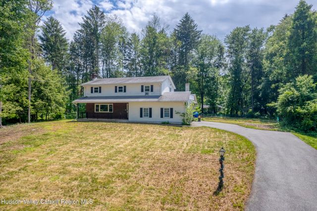 22 Robert Drive, Hyde Park, NY 12538