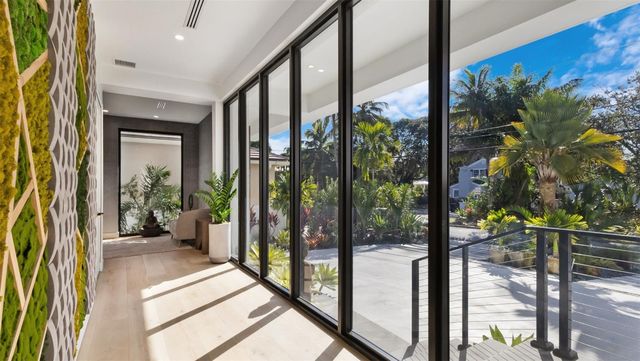 823 Ponce De Leon Drive, Fort Lauderdale, FL 33316