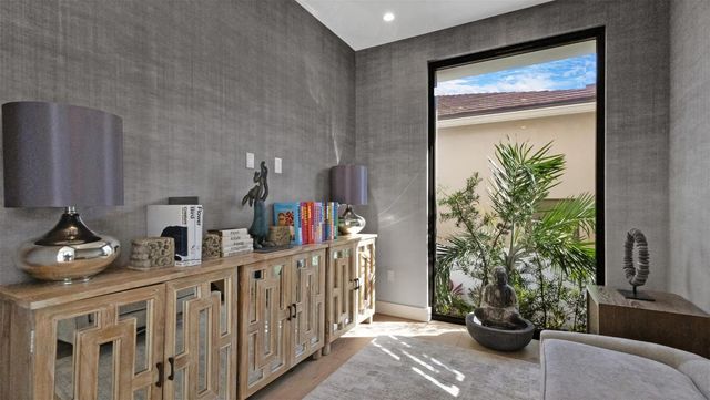 823 Ponce De Leon Drive, Fort Lauderdale, FL 33316