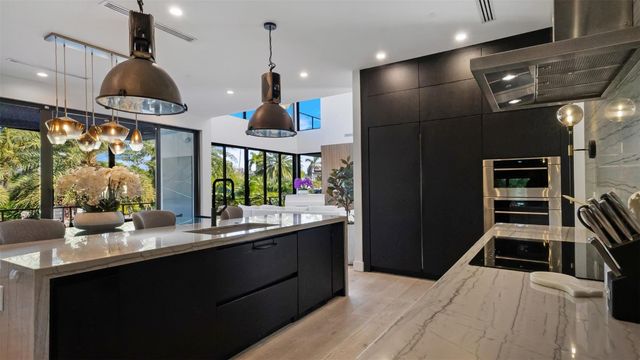 823 Ponce De Leon Drive, Fort Lauderdale, FL 33316