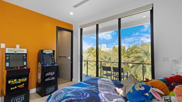 823 Ponce De Leon Drive, Fort Lauderdale, FL 33316