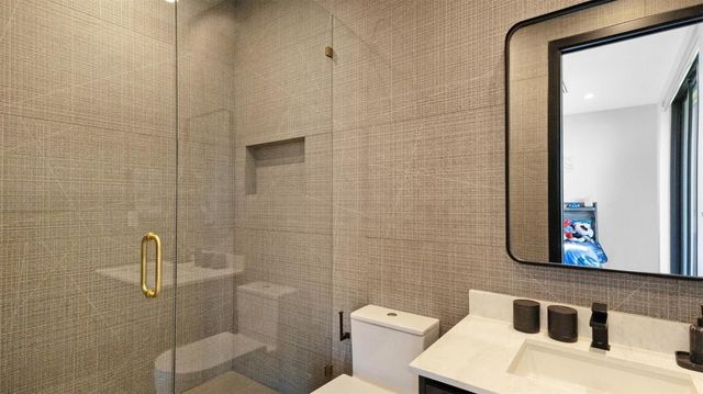 823 Ponce De Leon Drive, Fort Lauderdale, FL 33316