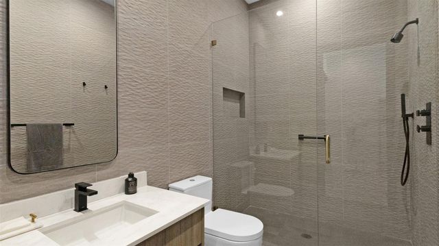 823 Ponce De Leon Drive, Fort Lauderdale, FL 33316