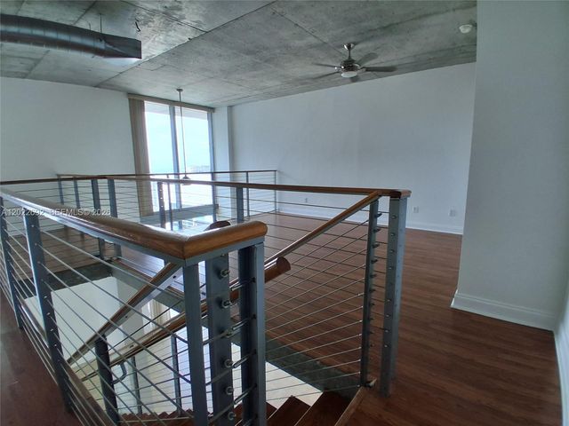 690 SW 1st Ct PHI19, Miami, FL 33130