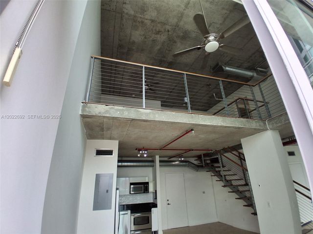 690 SW 1st Ct PHI19, Miami, FL 33130