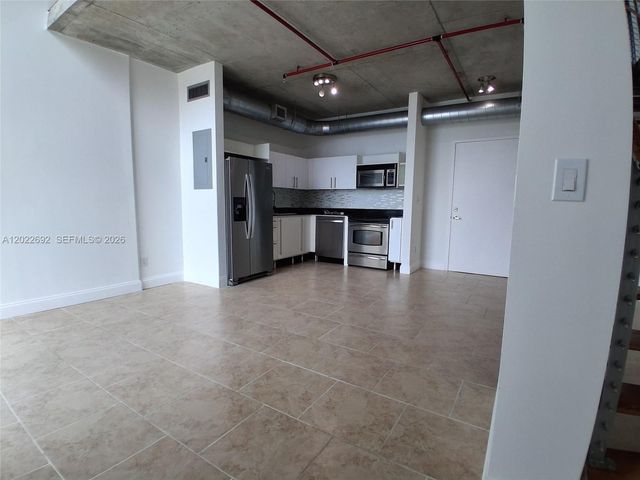 690 SW 1st Ct PHI19, Miami, FL 33130