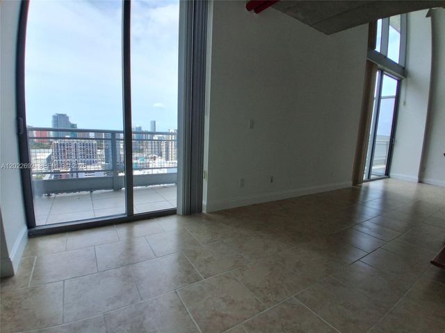 690 SW 1st Ct PHI19, Miami, FL 33130