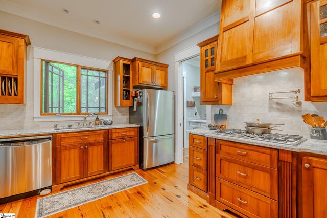 102 Granny Gear Road, Sunset, SC 29685