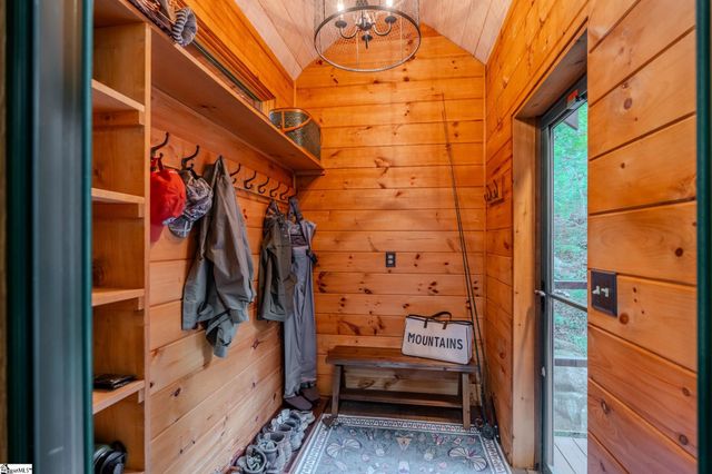 102 Granny Gear Road, Sunset, SC 29685